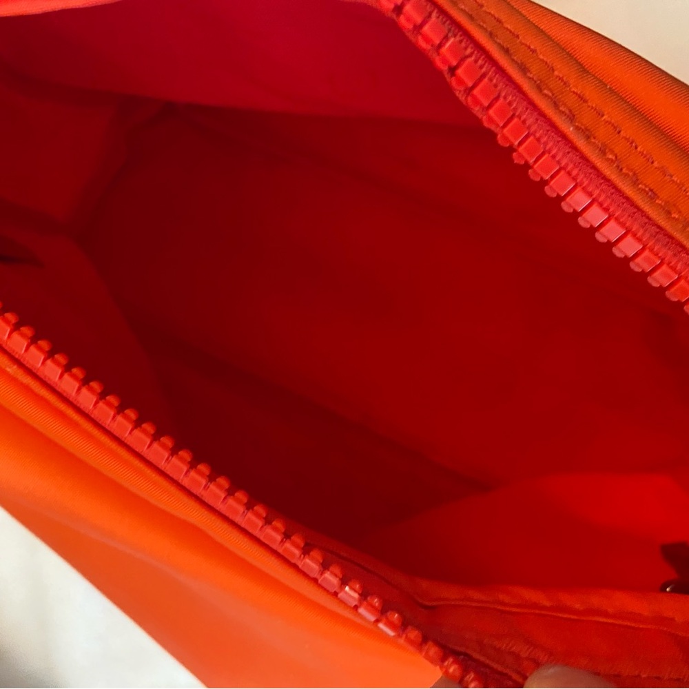 Longchamp Le Pliage Messenger Bag Crossbody Bag in Orange - Picture 6 of 13